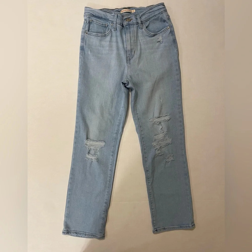Levi’s High Rise Straight Crop Distressed Jeans Size 27
